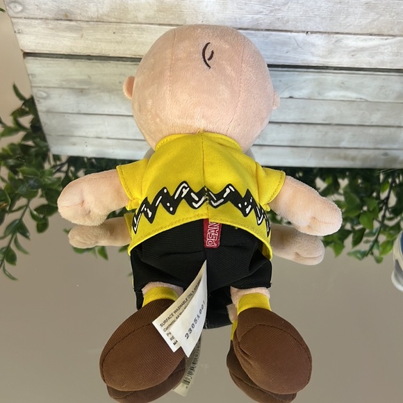 Charlie Brown plush - Picture 10 of 10